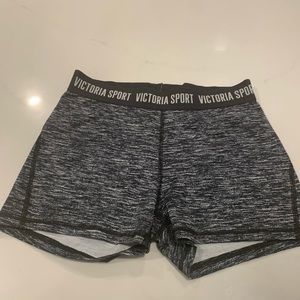 Victoria Sport stretch work out short
